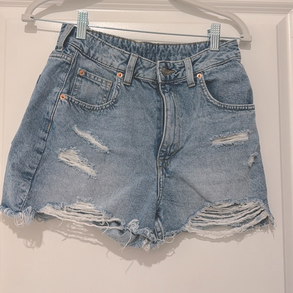 H & M cut off jeans shorts